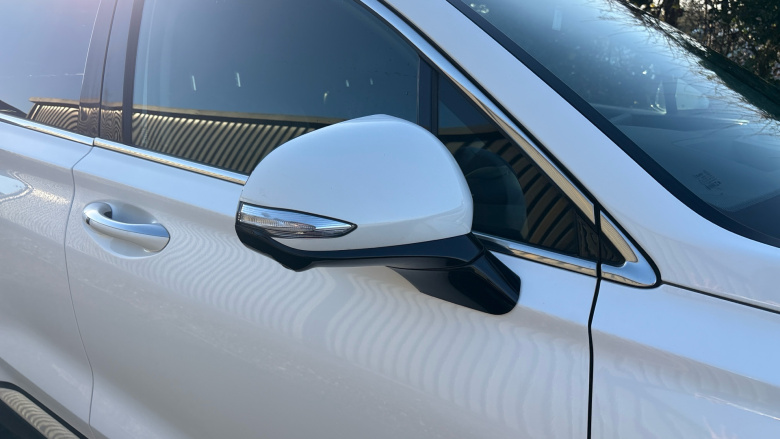 Hyundai SANTA FE 1.6 TGDi Plug-in Hybrid Ultimate 5dr 4WD Auto Estate